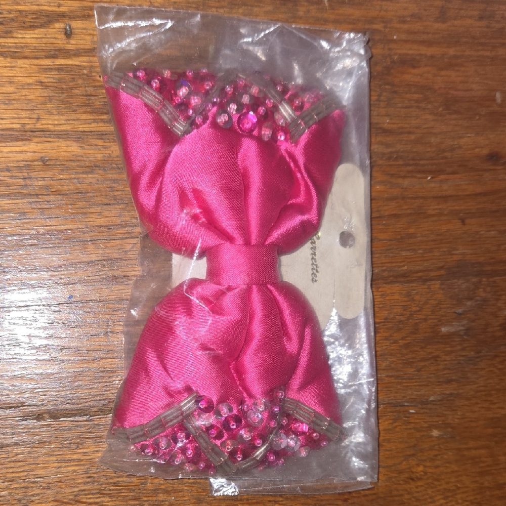 Source Unknown Fuchsia Satin Hair Bow